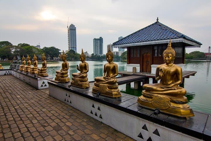Colombo Private Day Tour: Gangaramaya, Galle Face & Local Lunch photo 4