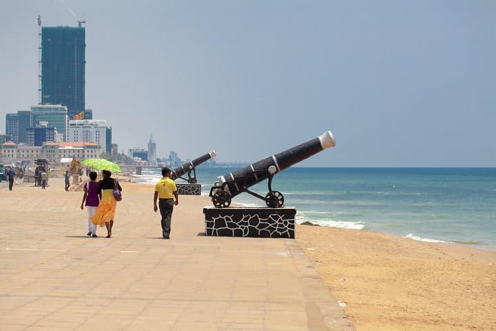 Colombo Private Day Tour: Gangaramaya, Galle Face & Local Lunch photo 6