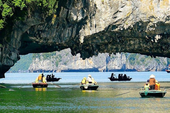 Luxury Tailormade Indochina: Vietnam, Laos & Cambodia in 12 Days photo 2
