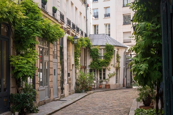 Paris Photography Masterclass: Private Street and Landmark Photo Lesson photo 3