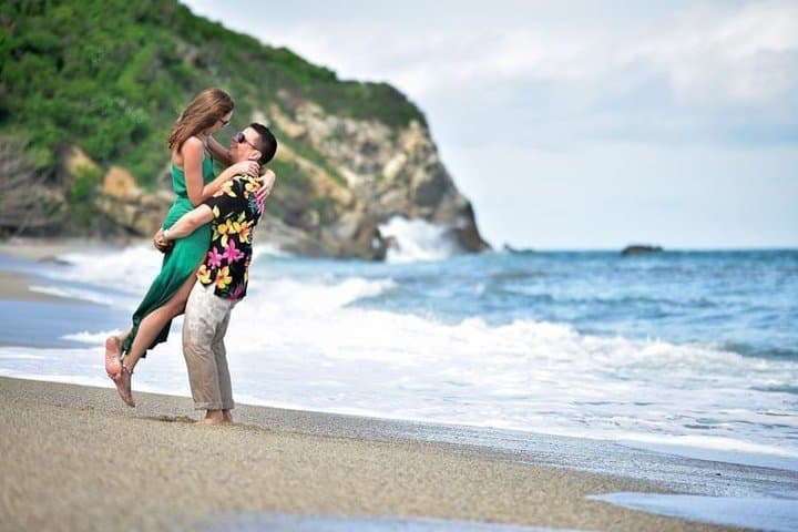 Santa Marta Vacation Photographer: Private 30-Minute Photo Session on the Caribbean Coast photo 3