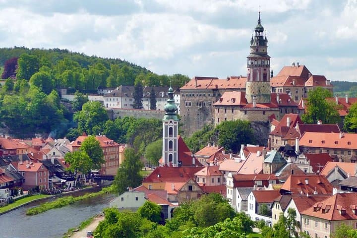 Prague to Salzburg Private Transfer with Cesky Krumlov Stopover — Castle, Cobblestones & Convenience photo 5
