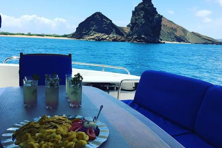 Day Trip to Bartolomé Island & Bahía Sullivan — Pinnacle Rock, Snorkeling & Beach Hikes photo 4
