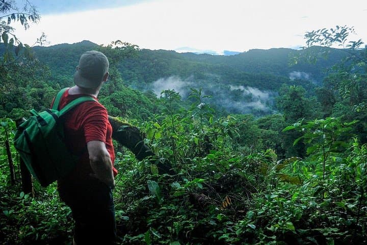 La Fortuna to Monteverde: 2-Day Extreme Hike Through Jungle Rivers and Cloud Forest Cabin photo 4