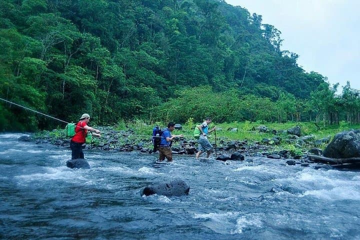La Fortuna to Monteverde: 2-Day Extreme Hike Through Jungle Rivers and Cloud Forest Cabin photo 2