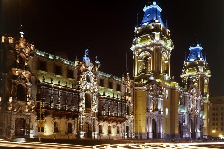 Lima Night Lights: Private Magic Water Show & Historic Center Tour photo 4