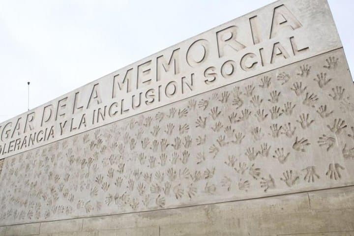 Lima Dark History Tour: Sendero Luminoso, Tarata Street & LUM Museum photo 3