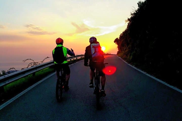 E-Bike Tour in Cinque Terre National Park: Monterosso to Manarola