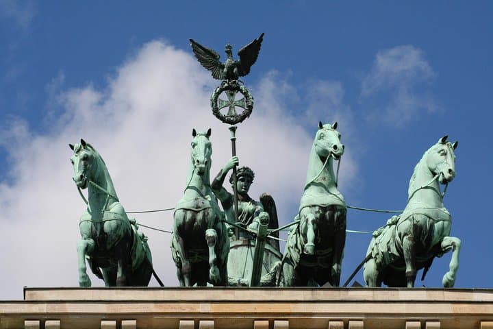 Private Berlin City Tour: Historic Center, Wall & West Berlin (Up to 8)