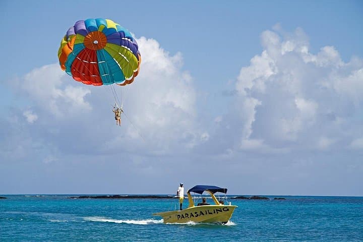 Ile aux Cerf Speedboat Adventure: Parasailing, Undersea Walk & Tube Ride with Lunch photo 4