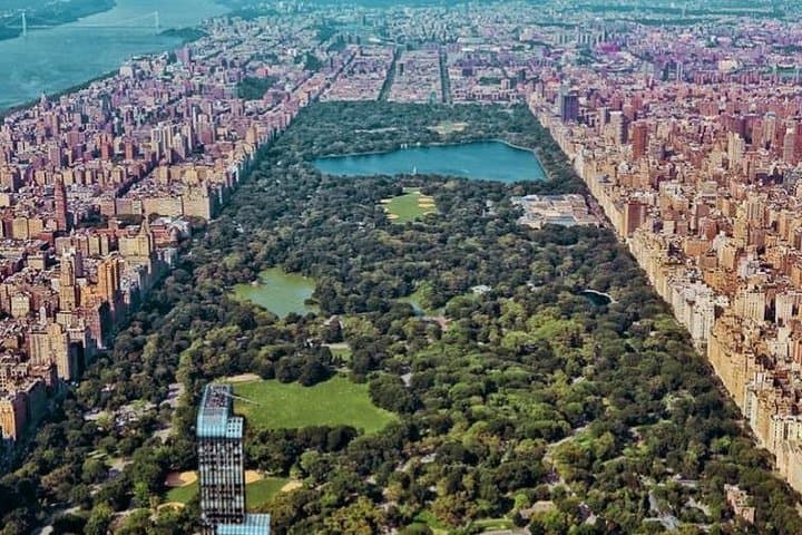Deluxe Manhattan Helicopter Tour: 20-Minute Skyline Flight Over NYC photo 3