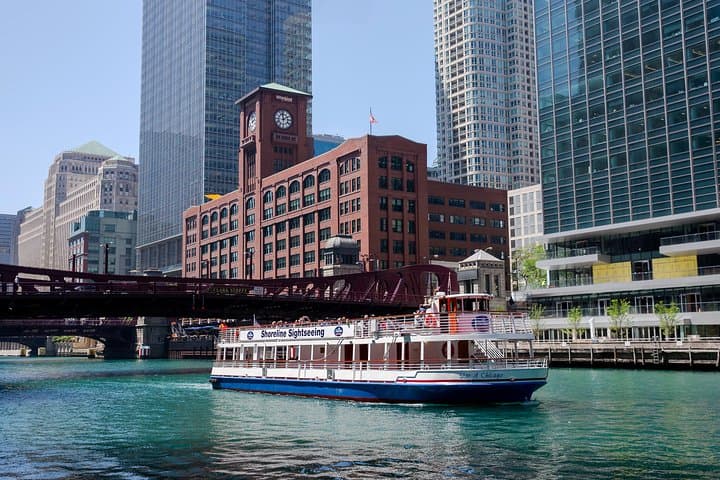 Chicago Architecture River Cruise: 75-Minute Guided Tour of the River and Skyline photo 2