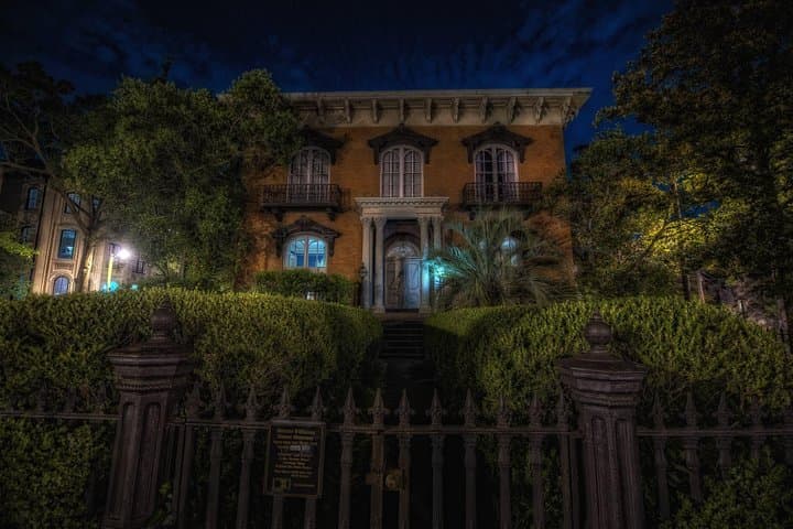Savannah Beyond Good & Evil Ghost Walking Tour — Colonial Park Cemetery & Historic Squares photo 6