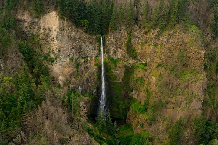 Columbia River Gorge Air Tour — Multnomah Falls Scenic Flight from Portland photo 5