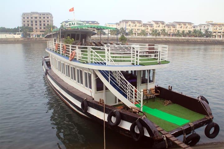 Full-Day Ha Long Bay Cruise: Kayaking, Surprise Cave & Titov Island photo 3