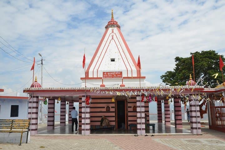 Kunjapuri Temple Sunrise Trek from Rishikesh — Guided Half-Day Himalayan Trek photo 2