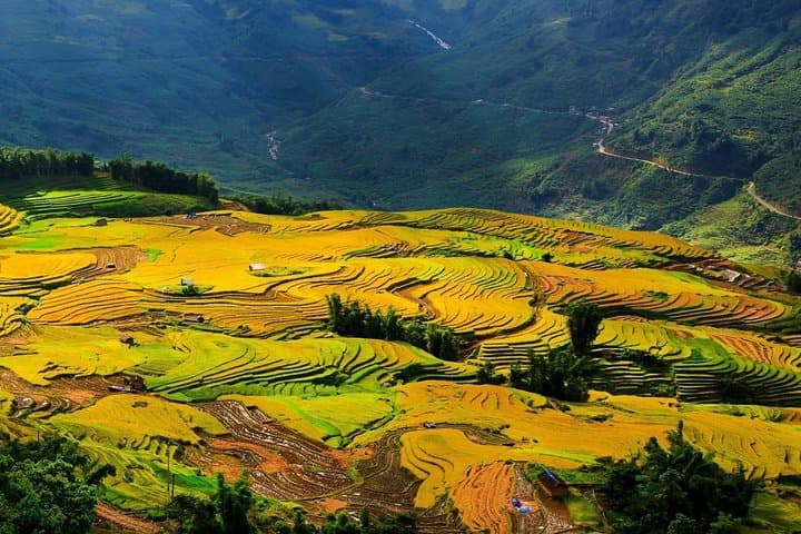 VIP Luxury Sapa 2-Day Trek: 5-Star Hotel Stay & Scenic Valley Walks from Hanoi photo 5