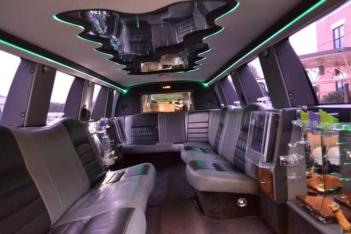 Affordable Round-Trip Limousine Service in Norfolk & Virginia Beach photo 2