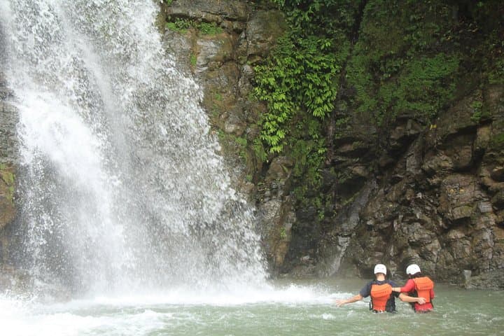 Run the Savegre: Class II–III Rafting with Waterfall Stop Near Quepos photo 2