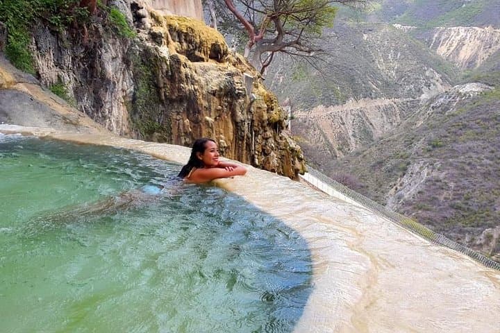 Tolantongo Hot Springs Day Trip from Mexico City: Caves, Pools & Zipline