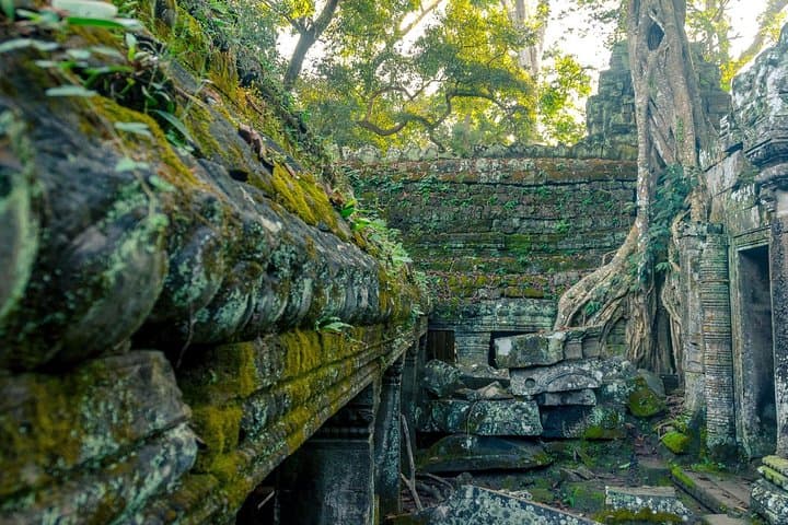 Four-Day Angkor Wat & Tonle Sap Discovery: Banteay Srey, Beng Mealea and Siem Reap photo 3