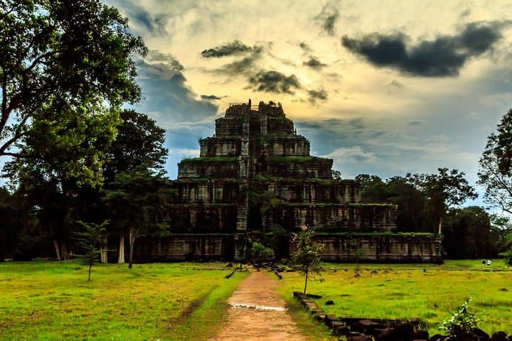 Private Full-Day Tour: Koh Ker & Beng Mealea Temples from Siem Reap photo 6
