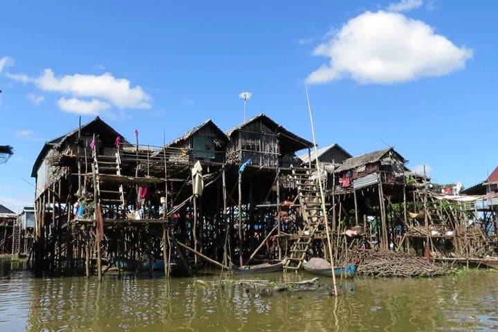 Kompong Khleang Floating Village Private Boat Experience on Tonle Sap photo 3