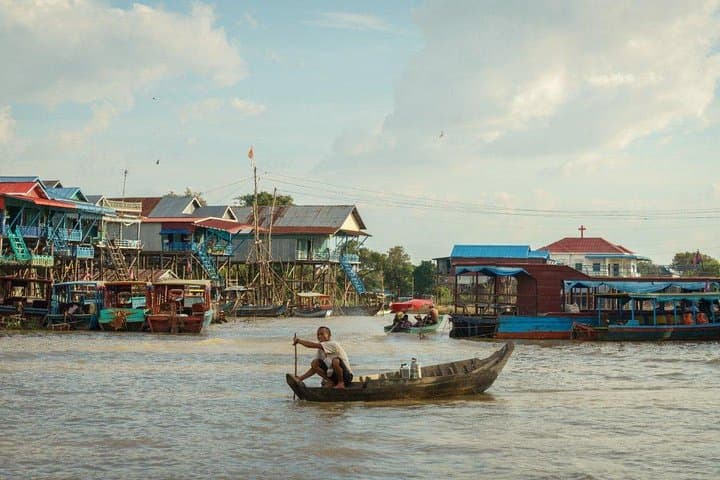 Kompong Khleang Floating Village Private Boat Experience on Tonle Sap photo 6