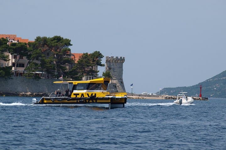 Stupe Island Water Taxi: 10‑Minute Transfer to Moro Beach, Korčula photo 4