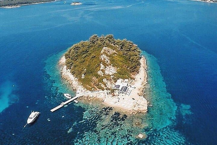 Stupe Island Water Taxi: 10‑Minute Transfer to Moro Beach, Korčula photo 2