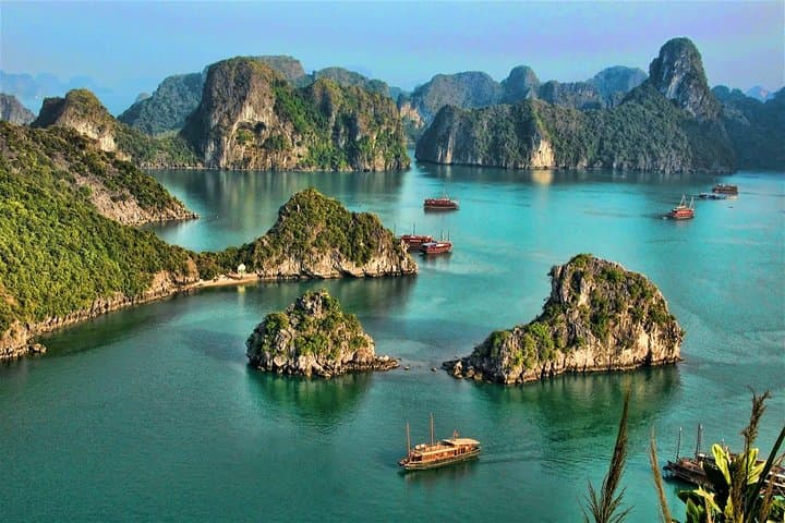 Halong Bay Full-Day Cruise from Hanoi: Junk Boat, Kayak & Caves photo 3
