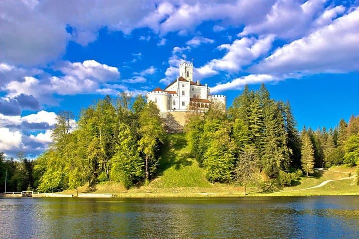 Trakošćan Castle Day Tour: Castle Visit, Vuglec Breg Wine Tasting & Lunch from Zagreb