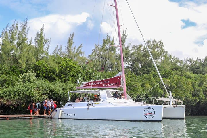 Catamaran Cruise to Ile aux Cerfs with BBQ Lunch — Day Sail from Trou d'Eau Douce photo 3