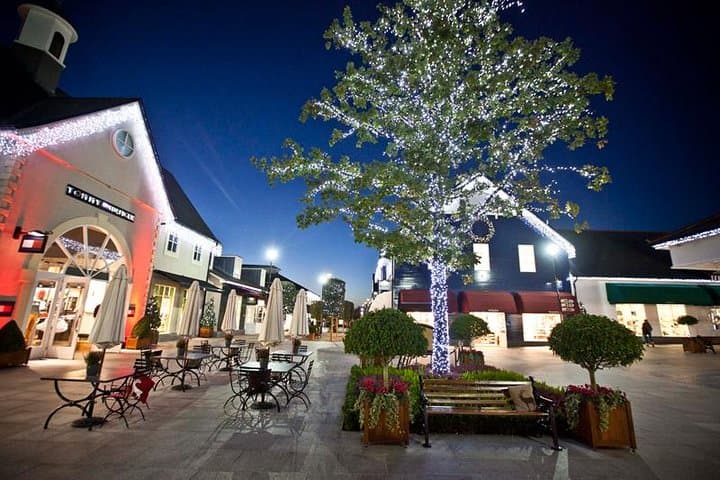 Day Trip from Belfast to Kildare Village Outlet: Luxury Coach Shopping Experience photo 3