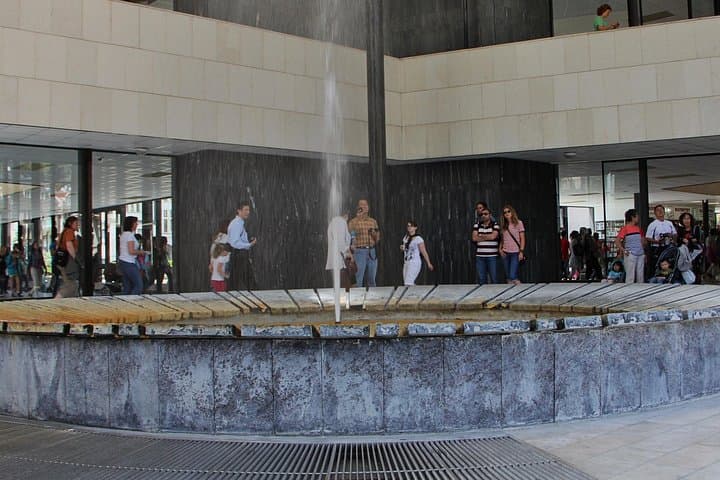 Karlovy Vary Spa Town: Mineral Springs, Historic Colonnades & Relaxation photo 4