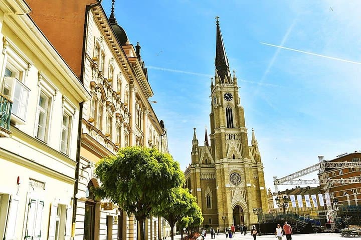 Belgrade & Novi Sad: 2-Day Culture and Fortress Tour from Skopje