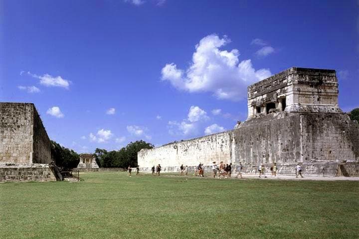 Private Chichén Itzá Tour from Cancún: Chichén Itzá, Ik Kil Cenote & Valladolid photo 3