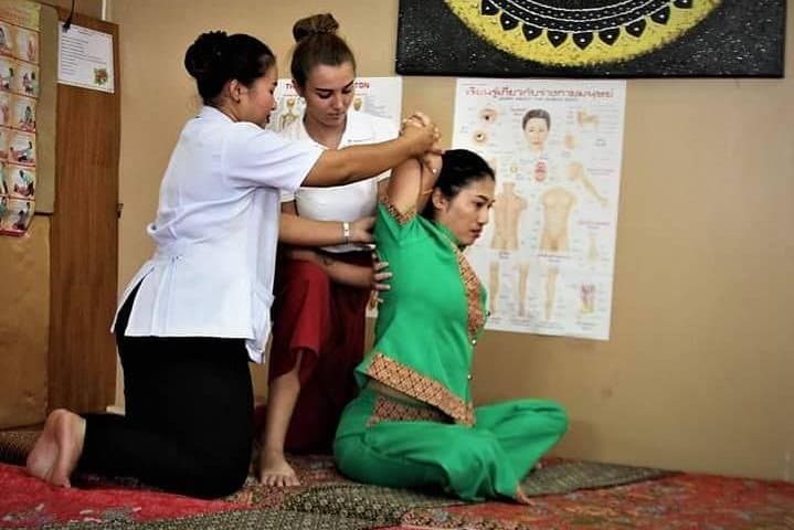 Learn Traditional Thai Massage in Bophut: 1-Hour Intro at Samui Spa School