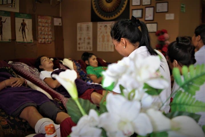 Learn Thai Foot Massage in Bophut: 1-Hour Course at Samui Spa School