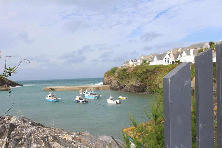 Doc Martin Walking Tour — Port Isaac Filming Locations Guide photo 5