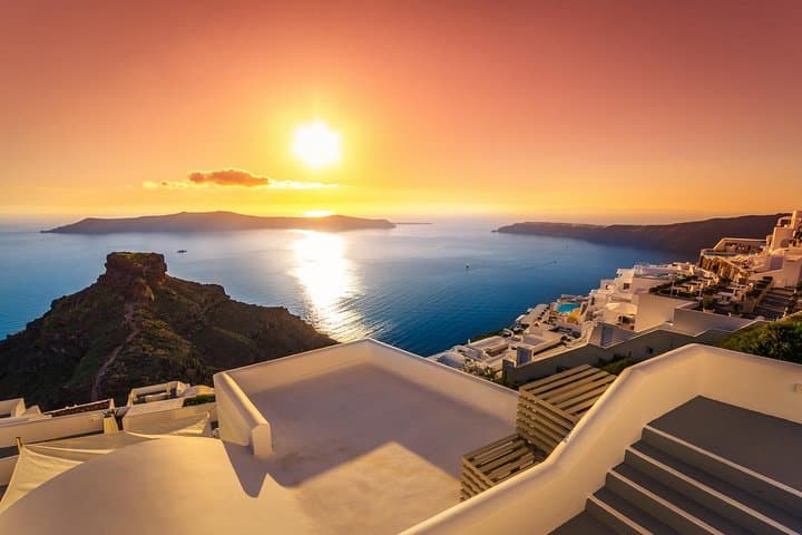6-Hour-Private-Santorini-Caldera-Tour-Fira-to-Oia