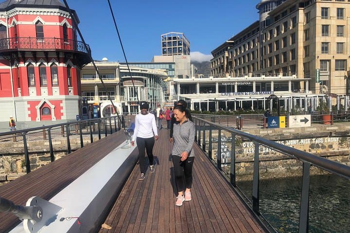 Cape Town Historical Running Tour: V&A Waterfront, Bo-Kaap and Mouille Point photo 5
