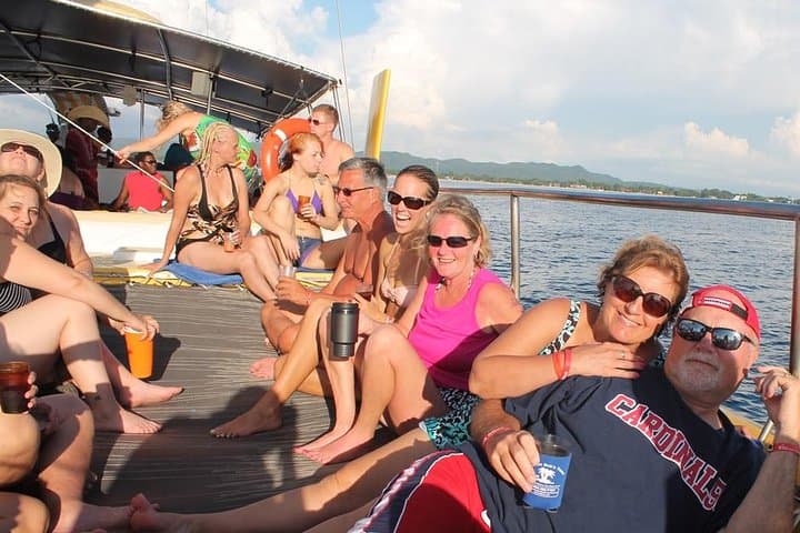 Full-Day Negril Catamaran Cruise to Reefs, Caves & Seven Mile Beach photo 5
