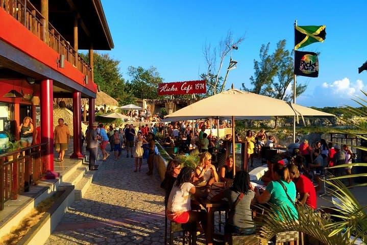 Negril Bamboo Rafting & Rick's Cafe Private Day Tour — Rafting, Cliff Views & Shoreline Massage photo 2