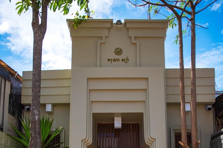Siem Reap Four-Hand Bliss Massage — 65-Min Relaxation with Free Pickup photo 3