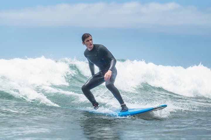 Private Couple Surf Lesson in Tenerife: Playa de las Américas Coaching photo 2