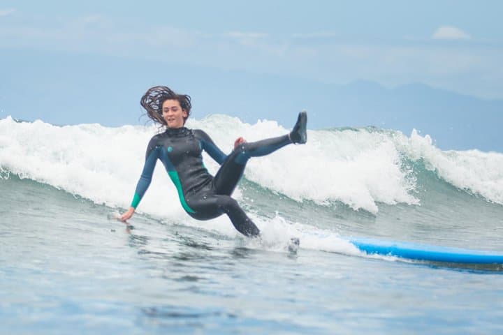 Private Couple Surf Lesson in Tenerife: Playa de las Américas Coaching photo 3
