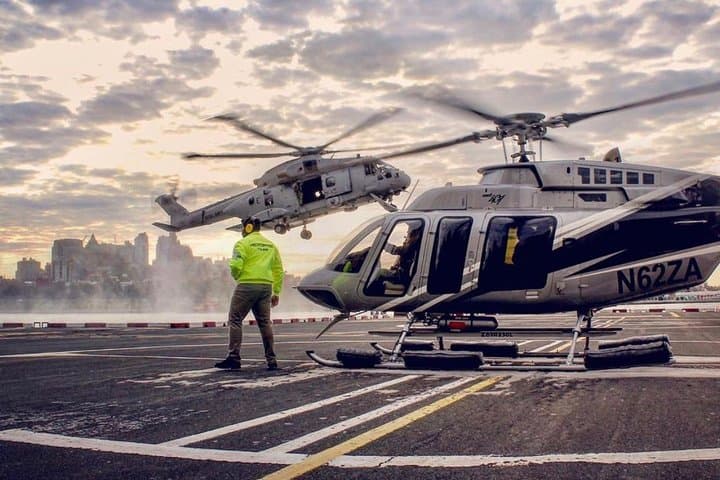 Manhattan Helicopter Sightseeing Tour: 12–15 Minute Skyline & Statue of Liberty Flight photo 1