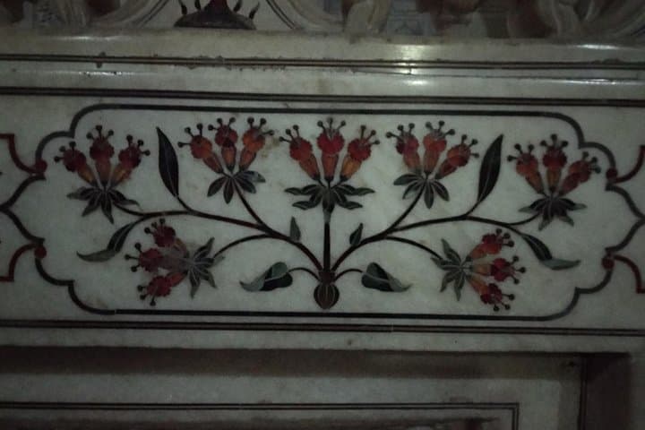 Private Taj Mahal Day Tour from Delhi by Car — Agra Day Trip Guide photo 3
