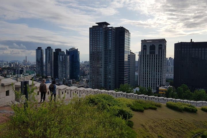 Seoul Fortress Wall Trek: Inwangsan to N-Seoul Tower photo 3